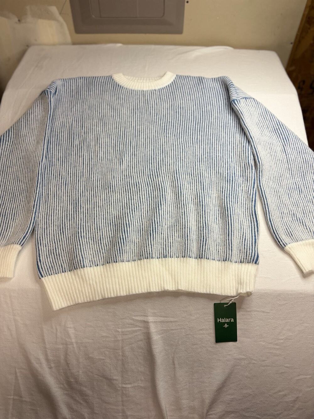 NWT Halara Women’s XL Blue White Rib Knit Crewneck Sweater Soft Cozy Casual